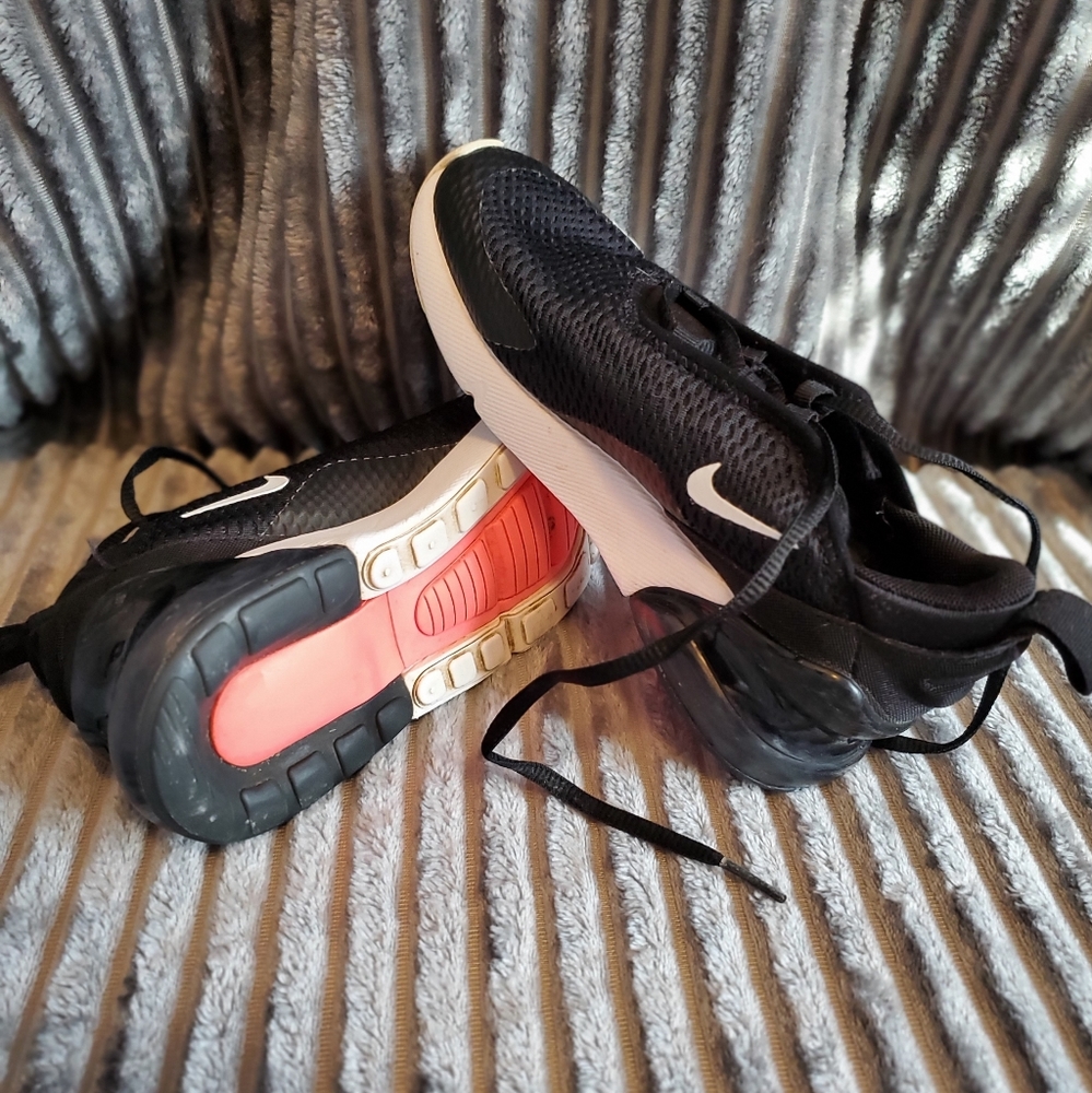 Youth Nike Air Max 270 Size 1